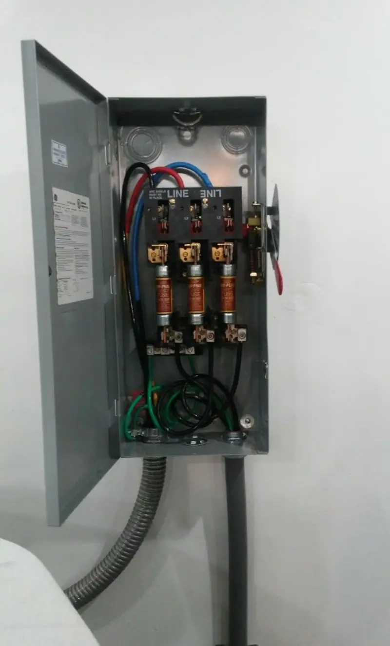 Three-phase disconnect switch installed for Electrical Wiring & Rewiring in Grandview Heights